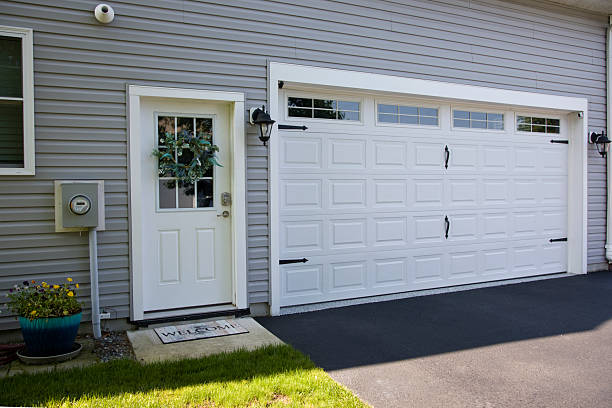 24/7 Emergency Garage Door Panel Replacement experts in Fremont, MI